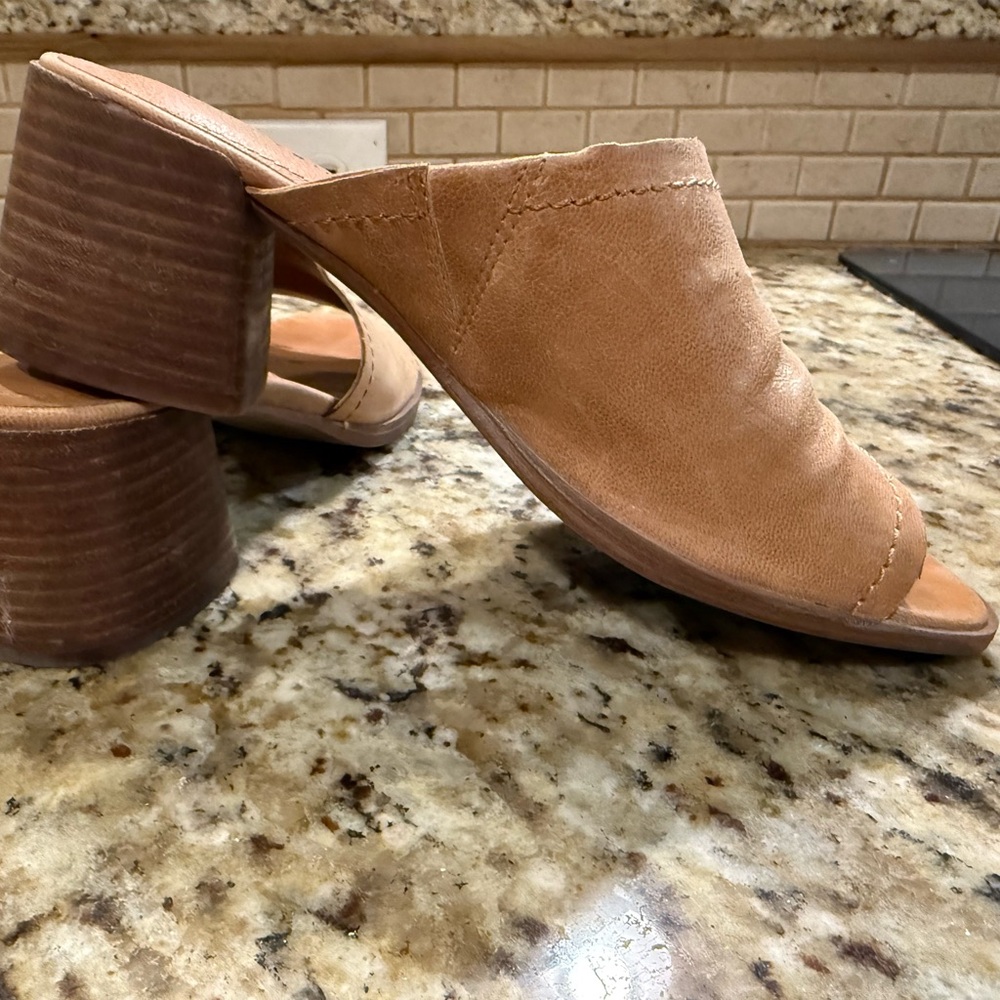 Lucky Brand Jamira slide with block heel